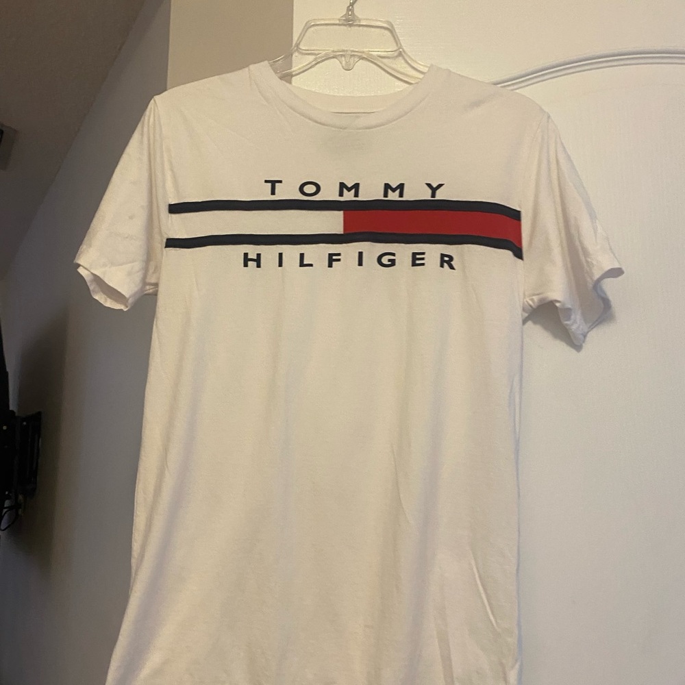 Tommy Hilfiger boys white Tee shirt . Size L 16/18. Great condition